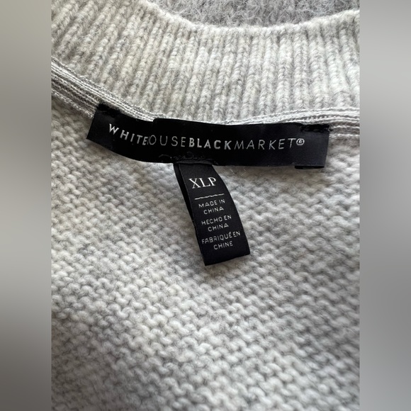 White House Black Market Holiday Sweater LG Grey V-Neck Sparkle Snowflake XLP - Picture 5 of 16